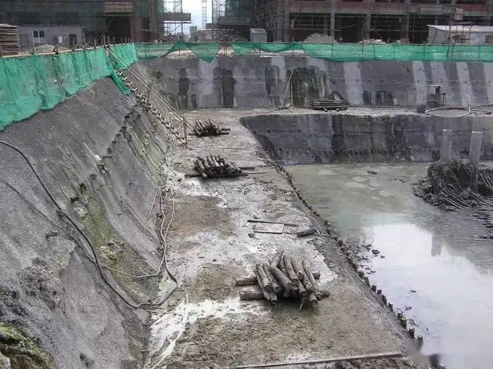 路南深基坑支护结构